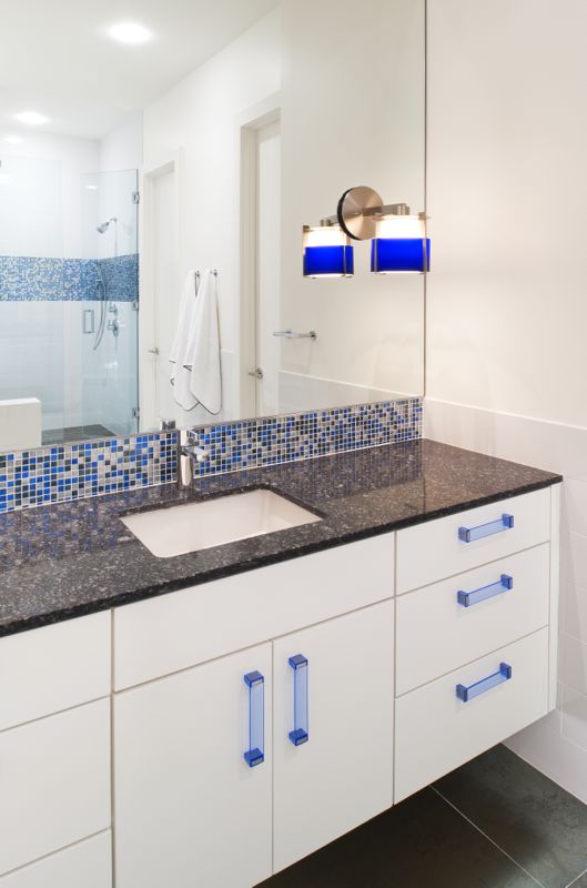 Plano residence shower room sink