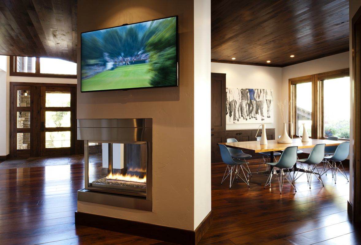 Steamboat Springs Dining and TV Area Photo