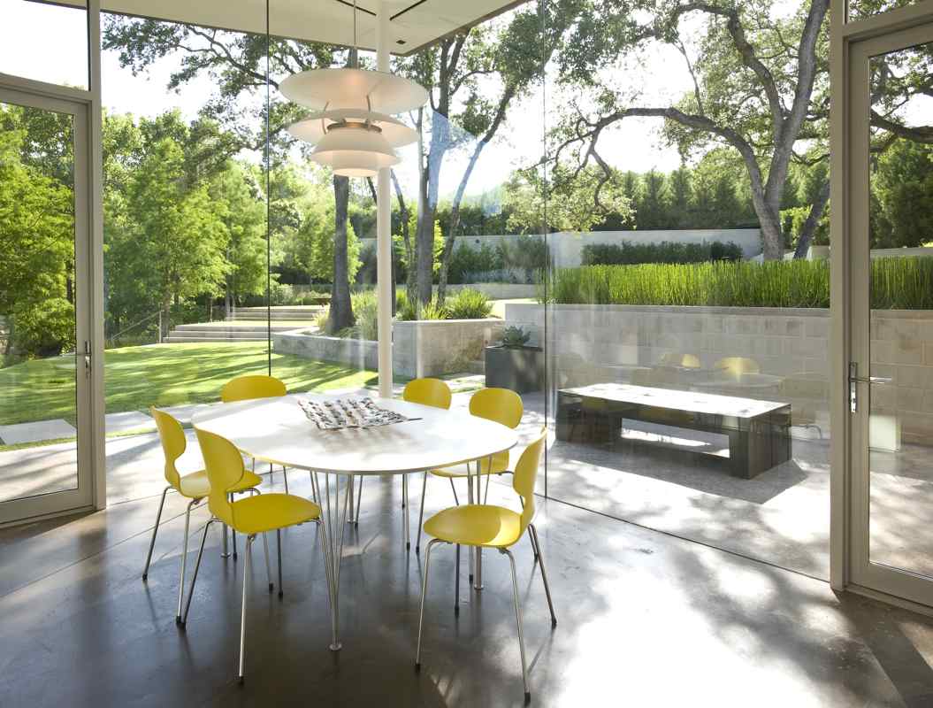 Austin outdoor view of dining area